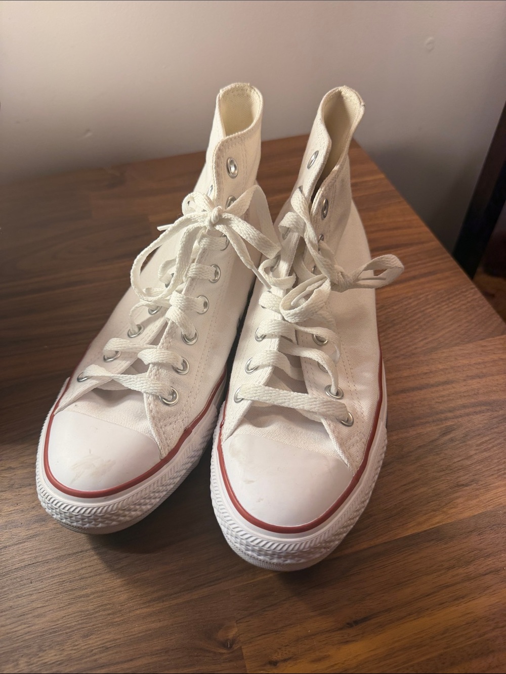 Converse Chuck Taylor All Star High Top White Sneakers Women’s 9
